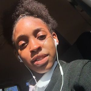 Meet your Posher, Erikaa